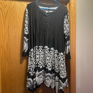 Elegant Black Tunic with White Ornate Design